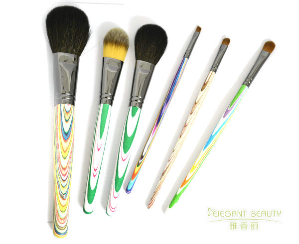 化妝刷定制的刷毛植毛角度如何優(yōu)化上妝精準(zhǔn)度？